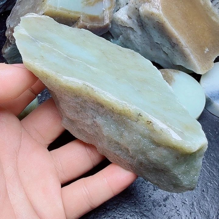 未镶嵌和田玉（糖玉）珠宝奇石
