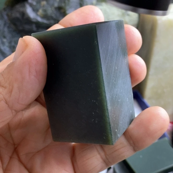 和田玉（糖玉）未镶嵌珠宝奇石