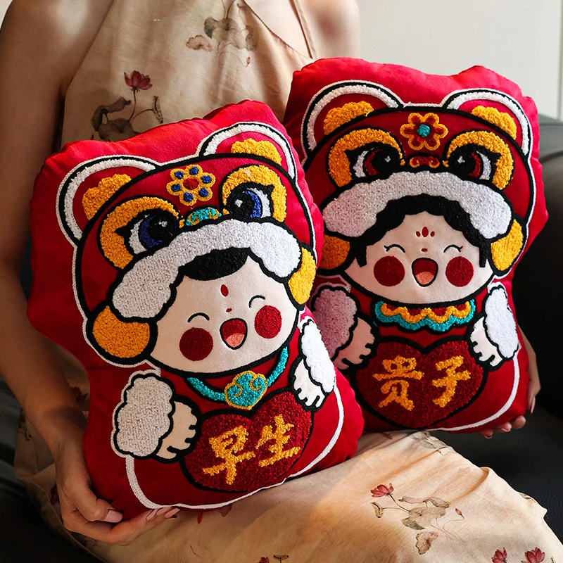结婚压床娃娃喜字抱枕高档新婚礼物婚房布置婚庆公仔