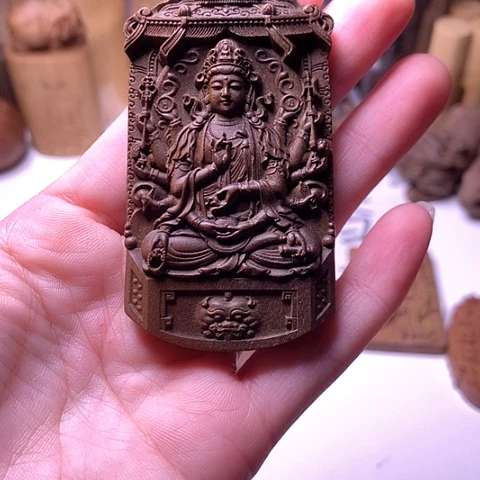 檀香木吊坠檀香精工千手观姐姐无事牌