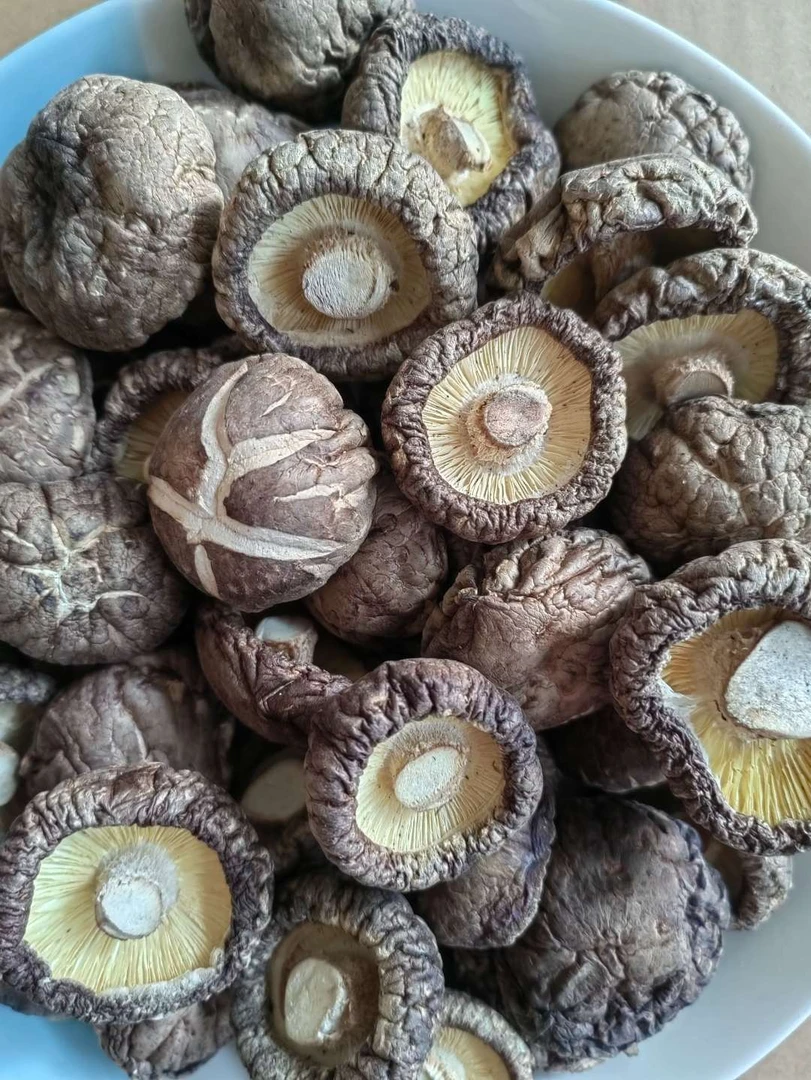 农家自种干香菇蘑菇冬菇新鲜烘干厚肉无根煲汤炒菜无添加