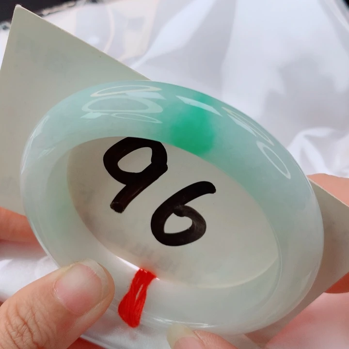 小***点未镶嵌手镯翡翠白底青强推
