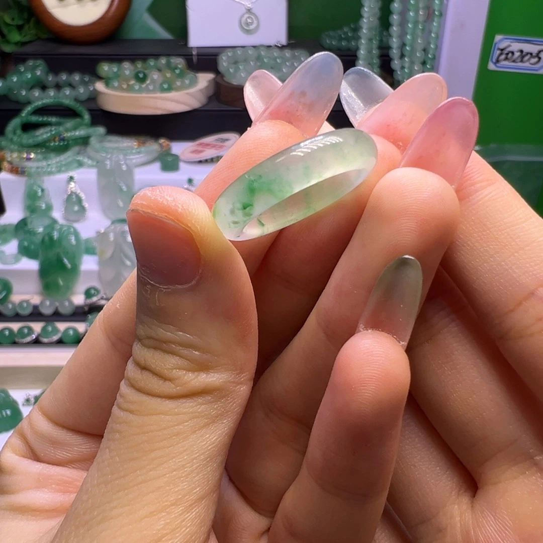 静****石英质玉（非洲翠）非洲翠未镶嵌