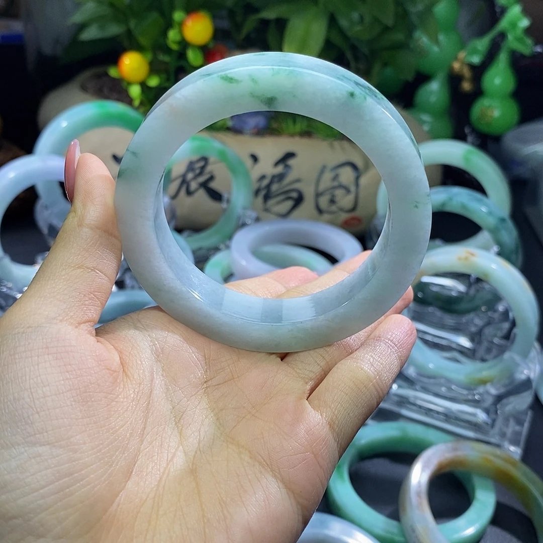 未镶嵌手镯定制翡翠翼*