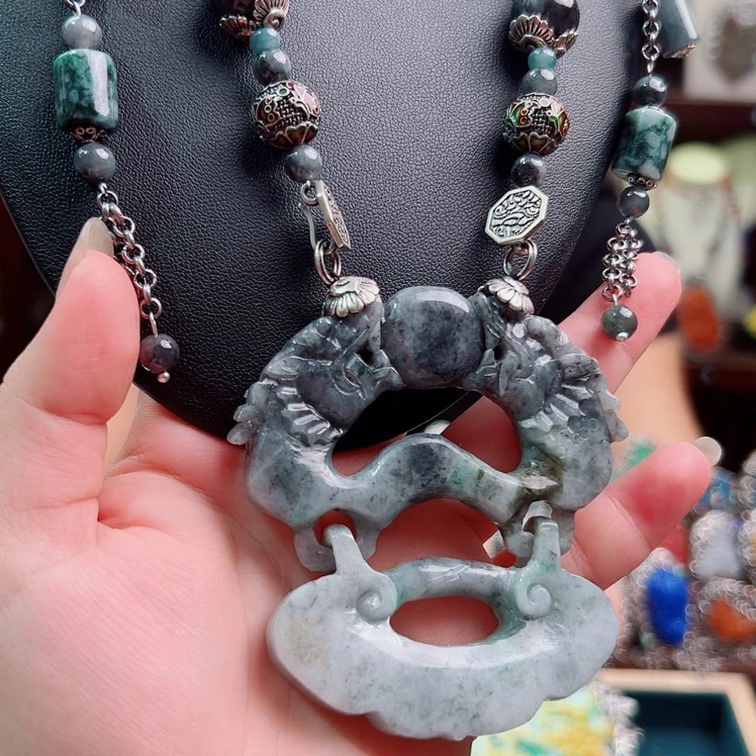 颈饰翡翠未镶嵌国风