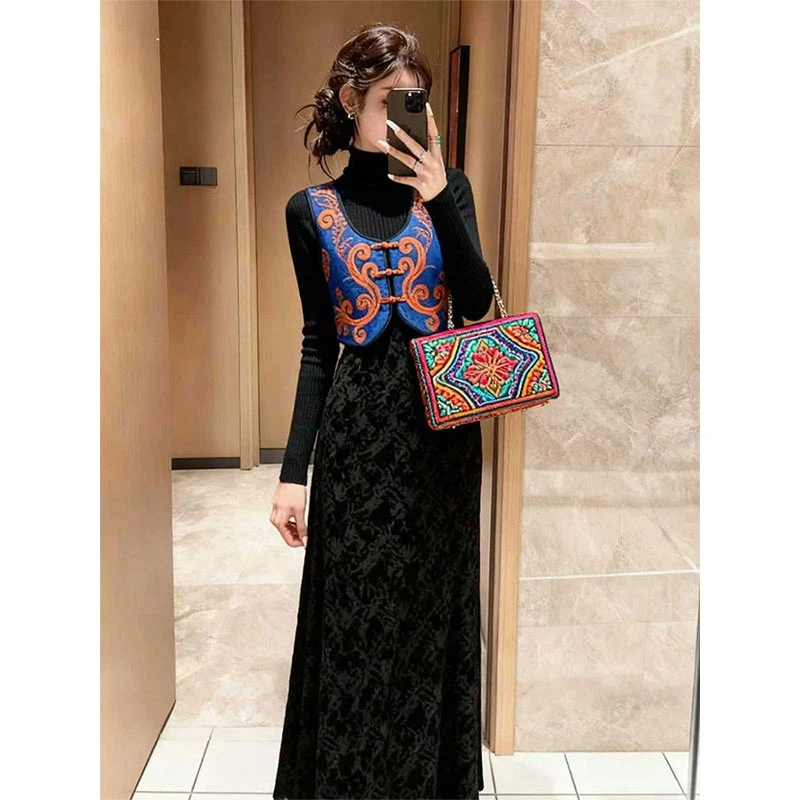 秋冬独特漂亮别致设计感女气质复古民族风黑色针织拼接连衣裙套装