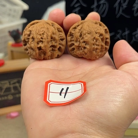 文玩核桃把件全品红皮野狼37