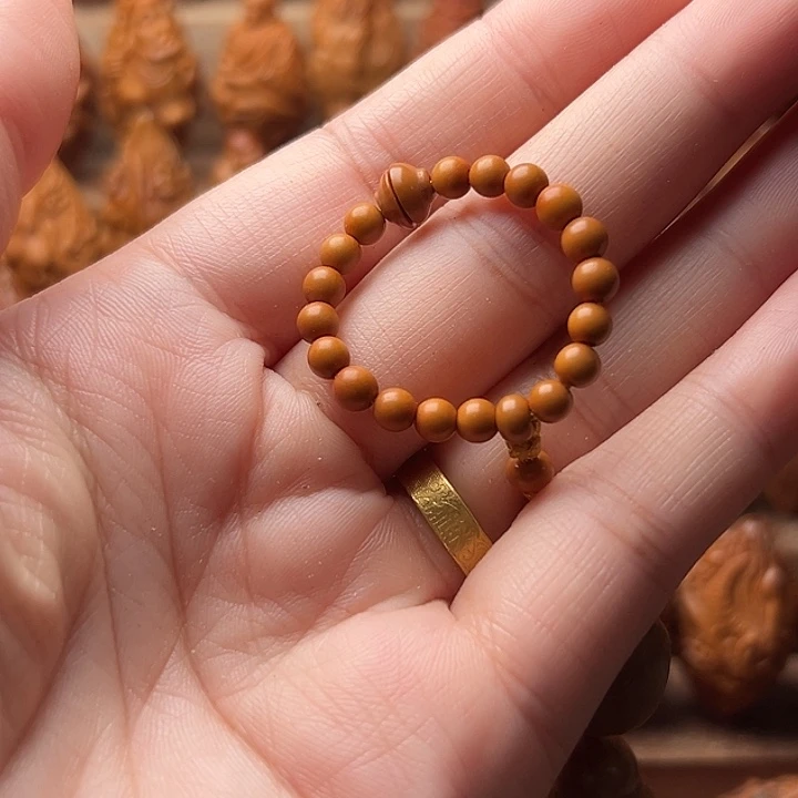 卢***鱼吊坠橄榄核橄榄核