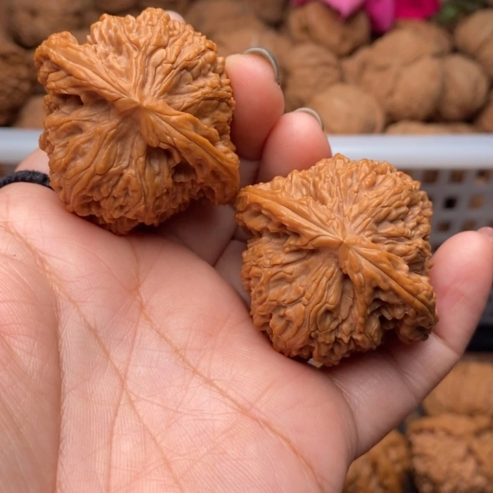 文玩核桃把件南疆石45尺核桃