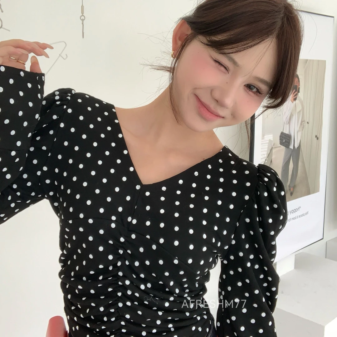 AFRESHM77【甜美泡泡袖】波点印花甜美泡泡袖系带V领上衣Y0311