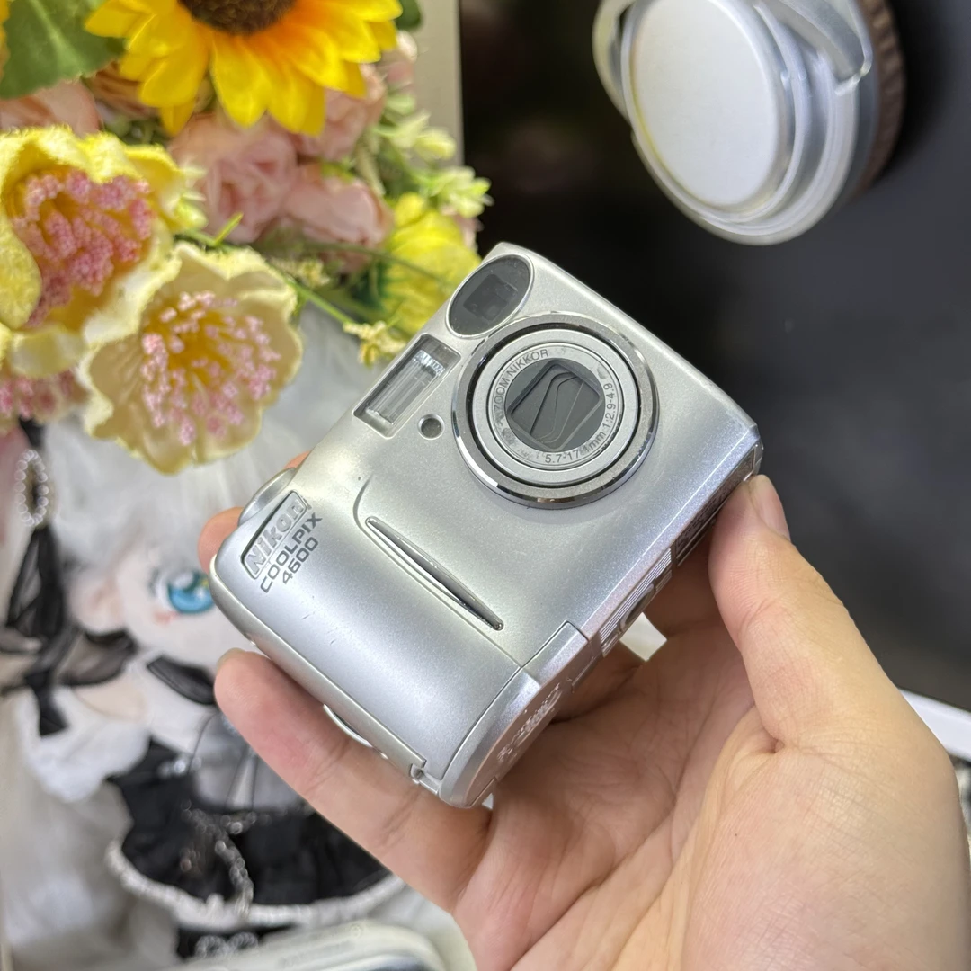 9新 Nikon/尼康 尼康e4600色彩感好冷白皮柔焦适新手五号电池供电