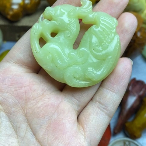 蛇纹石玉未镶嵌颈饰10