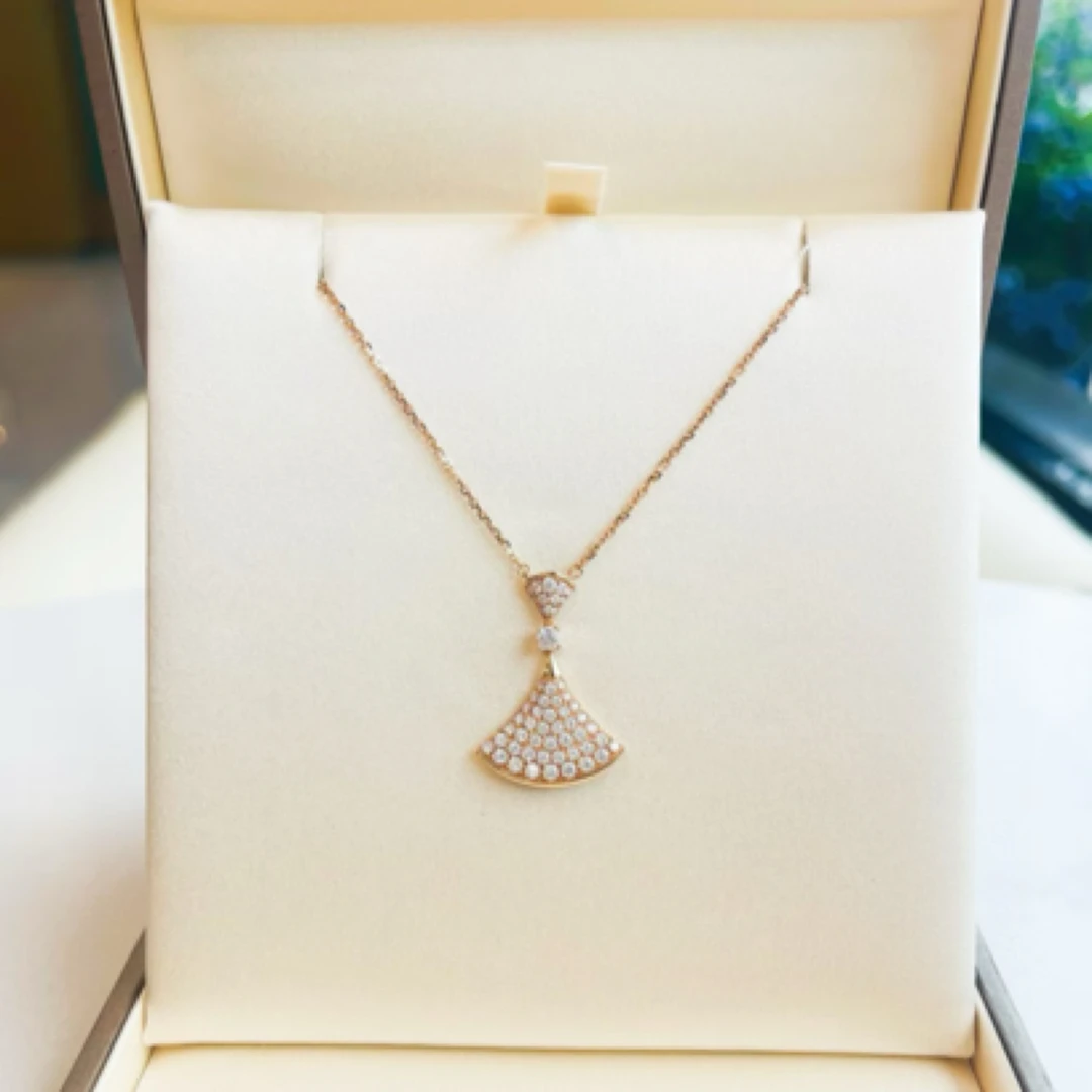 实验室培育钻石大扇子项链18k金 河南培育钻石成品定制