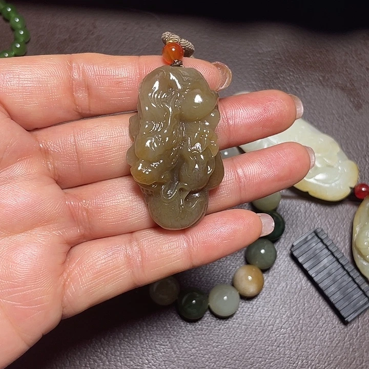 和田玉（糖玉）未镶嵌颈饰