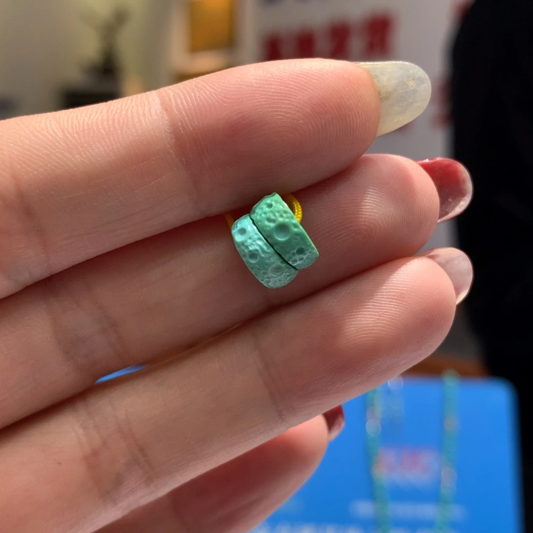 绿松石配饰未镶嵌