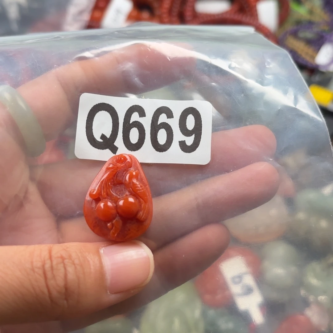 南红玛瑙未镶嵌珠宝奇石