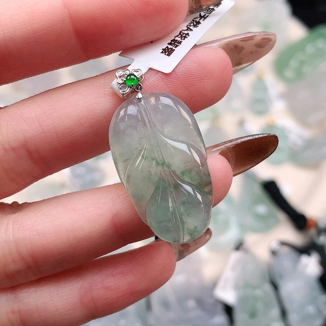 翡翠颈饰18K金镶嵌飘花叶34、28.5、17、3.4