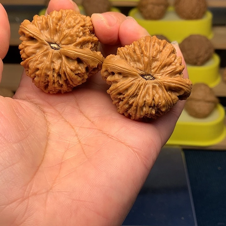 把件文玩核桃南疆石