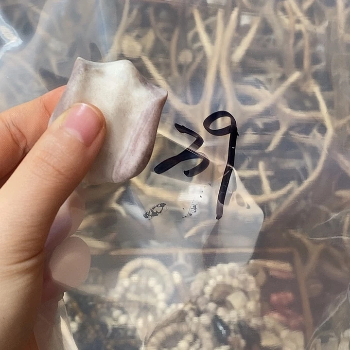 丫***）石英石非金属鹿角鹿角