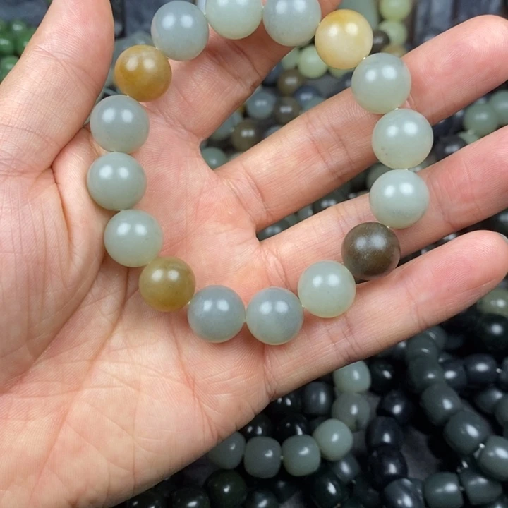 墨***呦和田玉未镶嵌手链