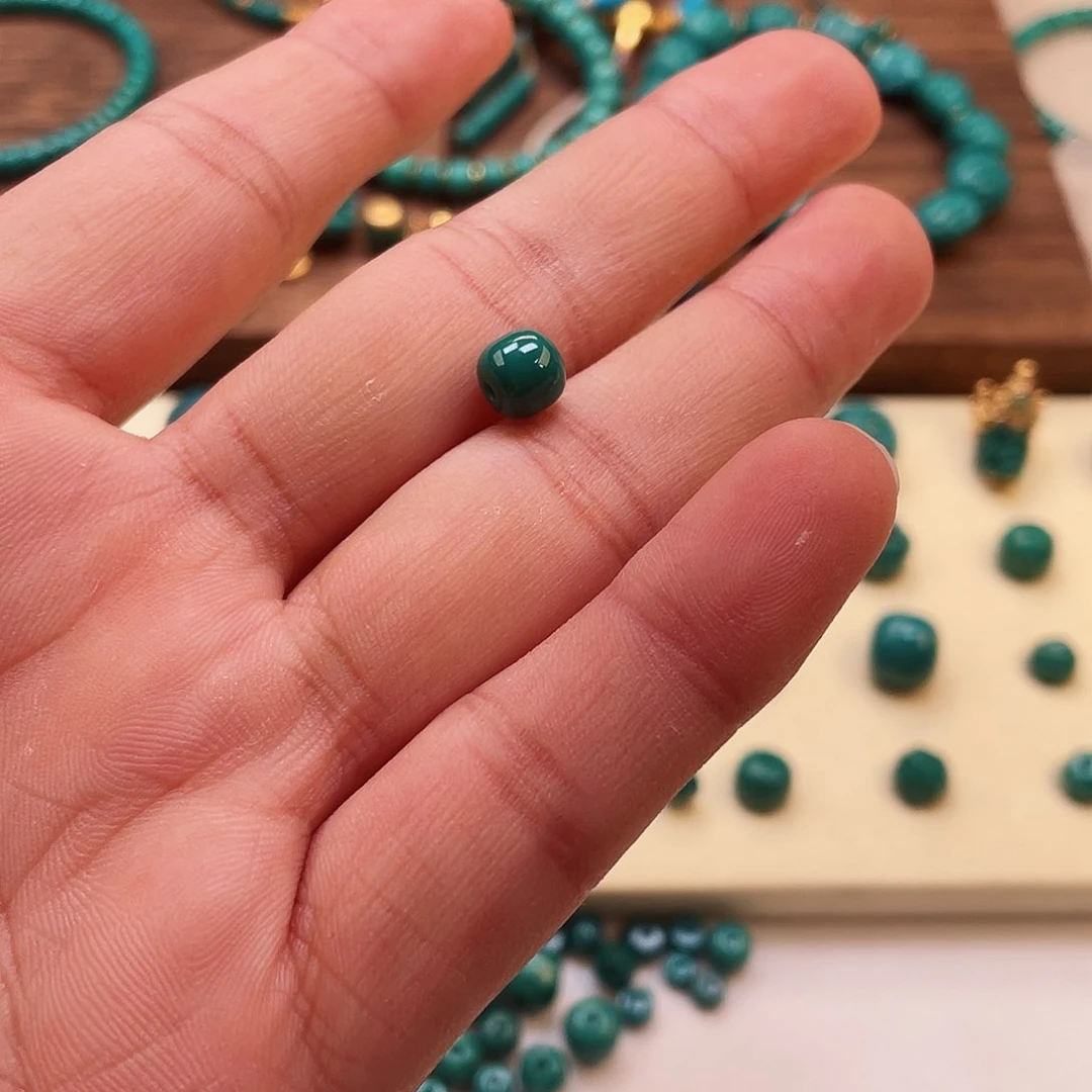 绿松石颈饰未镶嵌