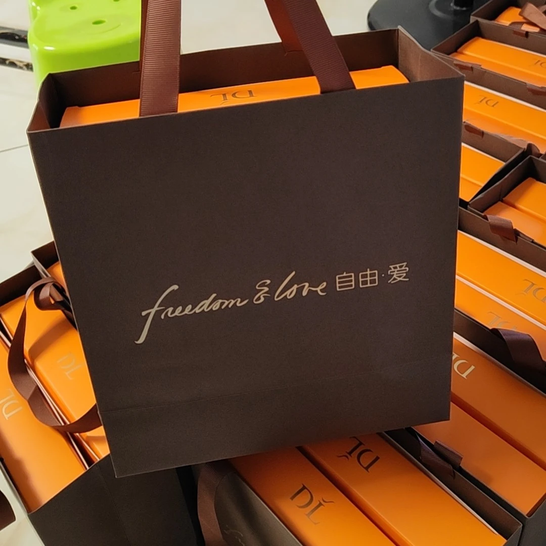 （京东包邮）许昌超市代购月饼组合黑色高级感简约手提礼品