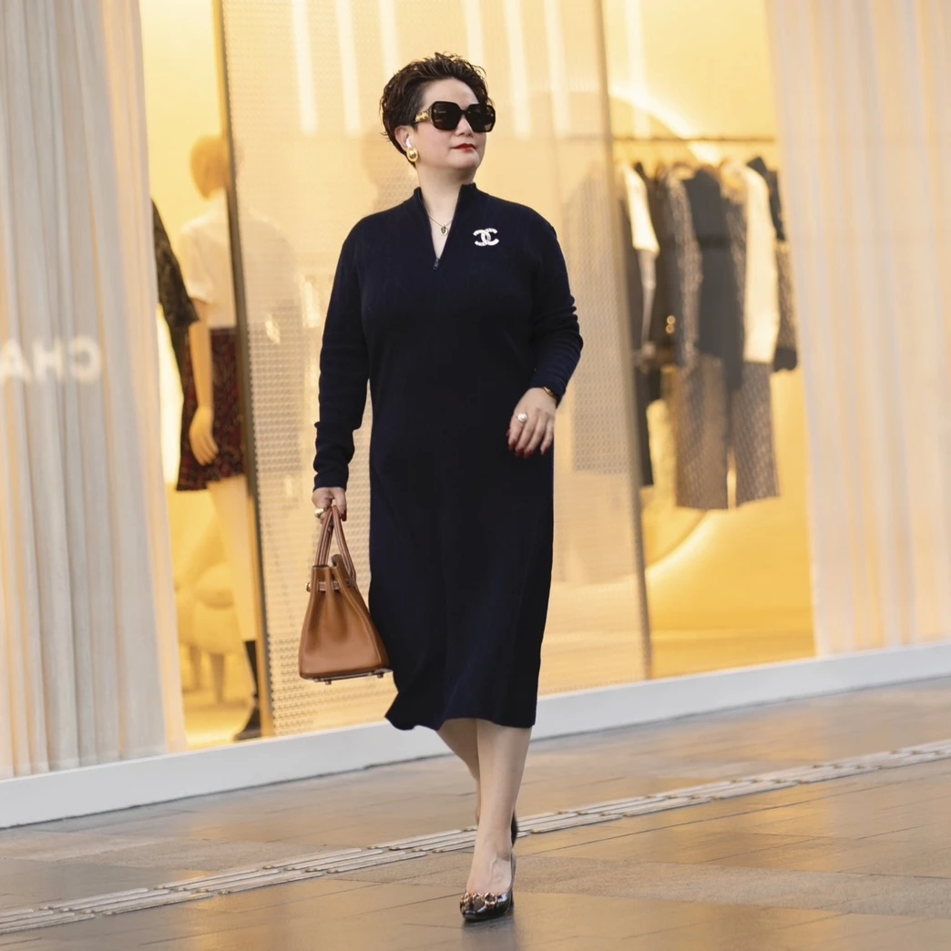 大富婆2025秋冬经典女人味修身显瘦气质V领针织连衣裙0188