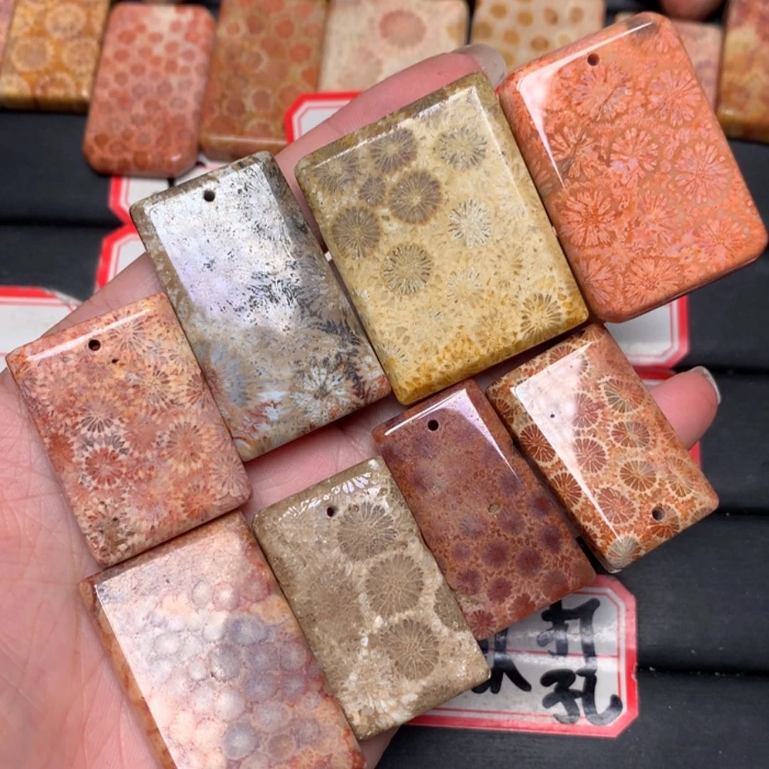 【闪购商品】硅化玉颈饰未镶嵌方**正