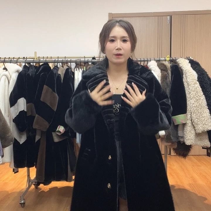 皮毛一体外套女短款