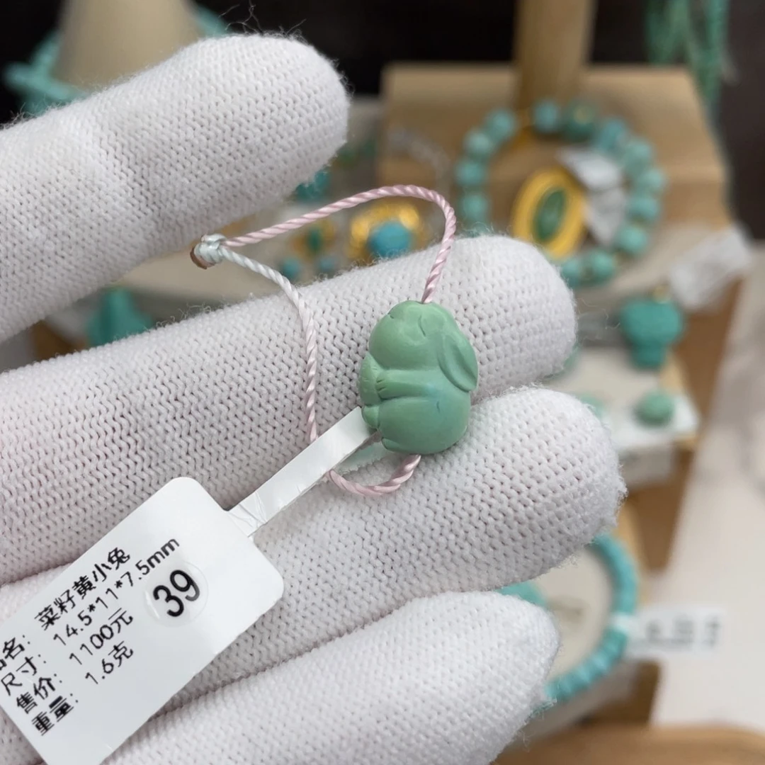 绿松石未镶嵌高瓷绿小兔