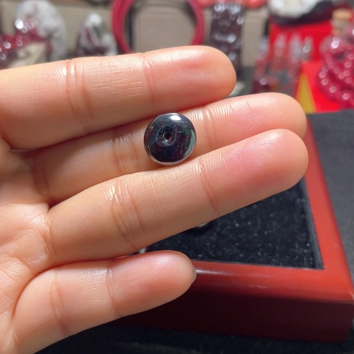 天然辰砂原矿乌砂平安扣3.3克