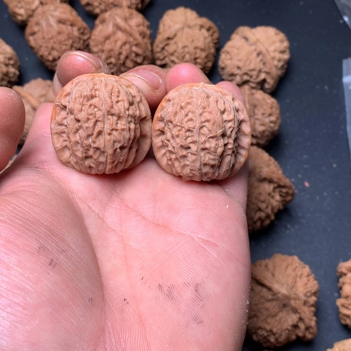 文玩核桃把件33血麒麟35