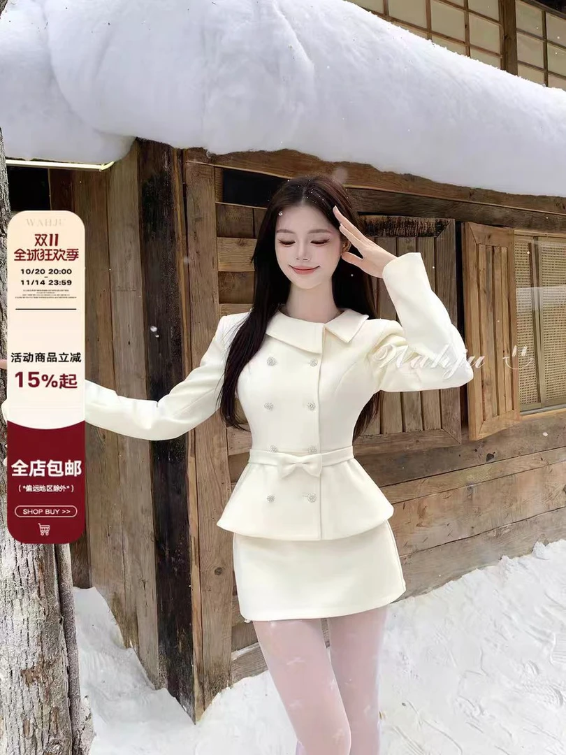 画解WAHJU心动细节秋冬设计感呢子料米白色外套半裙