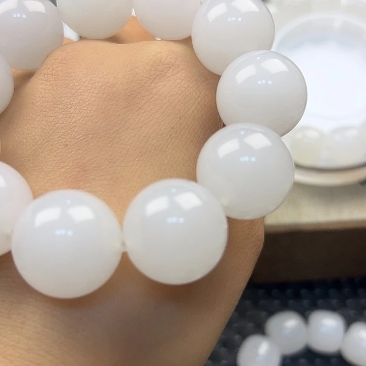 ヾ***年石英质玉（非洲翠）合金手链