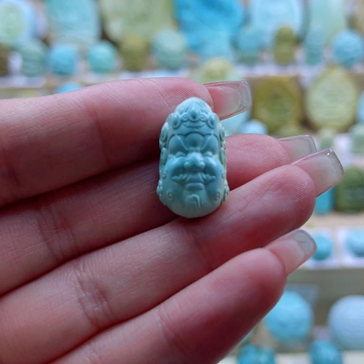 绿松石未镶嵌珠宝奇石