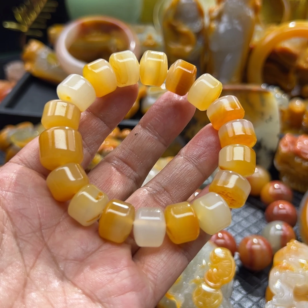 石英质玉未镶嵌颈饰