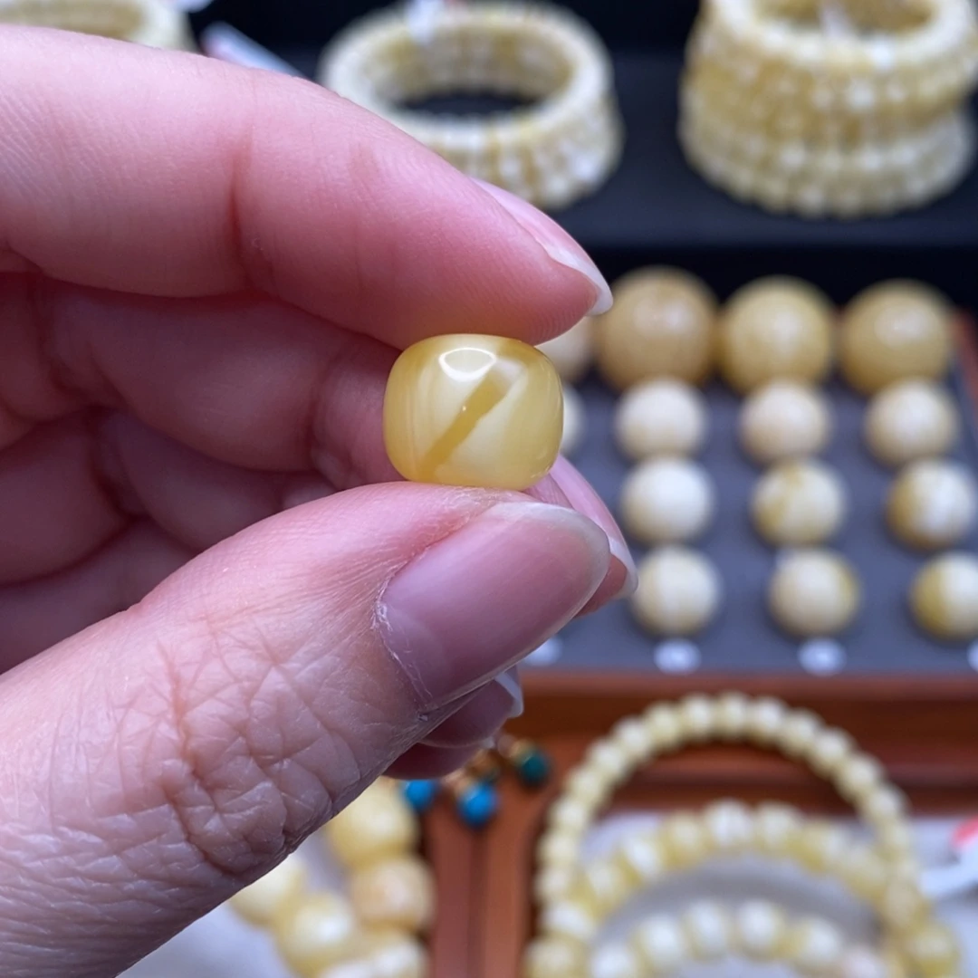 蜜蜡未镶嵌珠宝奇石12*10.5