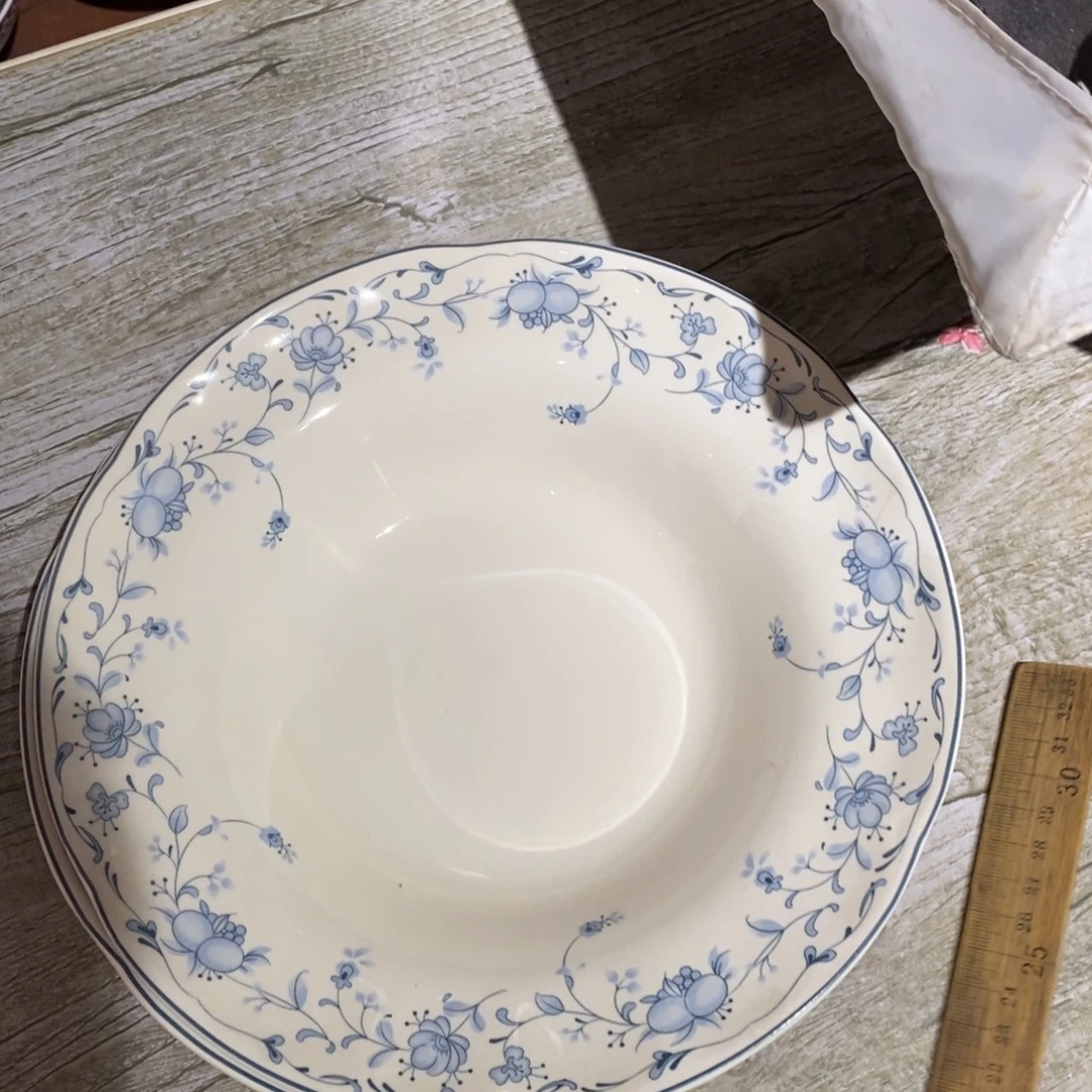 瓷微瑕小蓝莓草帽盘