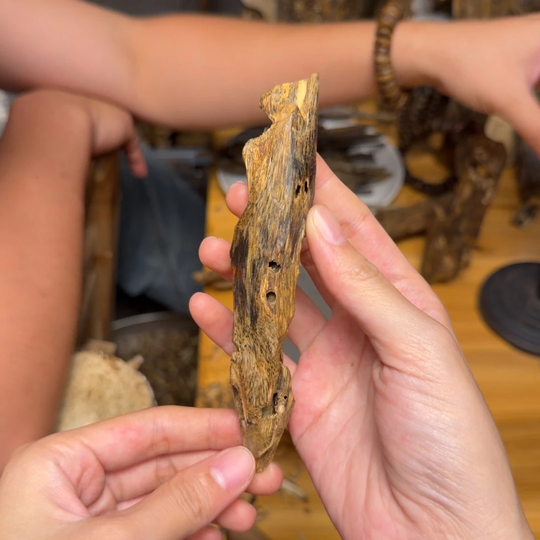 沉香碎屑沉香白棋块料16克