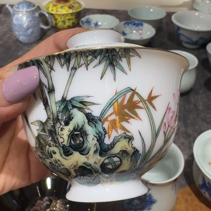 斯***睿景德镇陶瓷盖碗微瑕