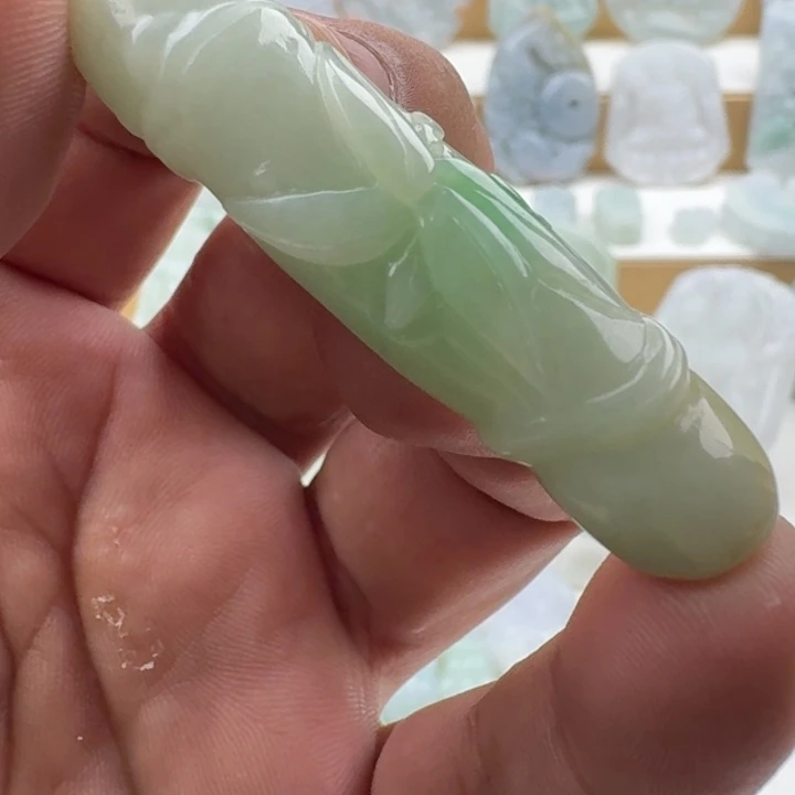 翡翠未镶嵌颈饰天然缅甸A货翡翠