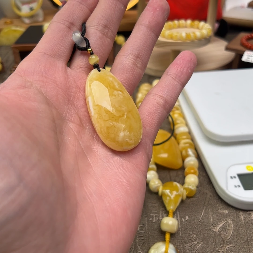 琥珀裸石未镶嵌琥珀裸石未镶嵌205