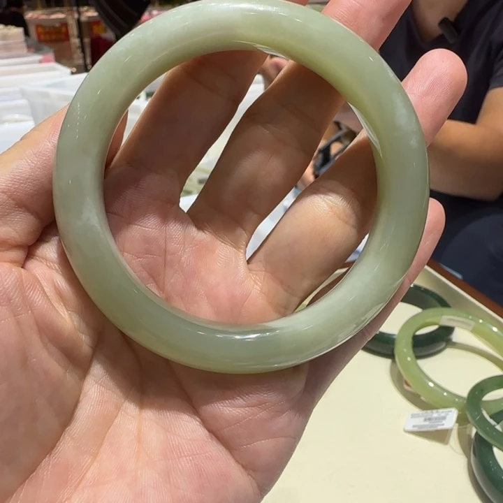 未镶嵌手镯和田玉7