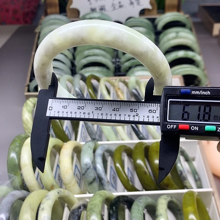 未镶嵌蛇纹石玉手镯27
