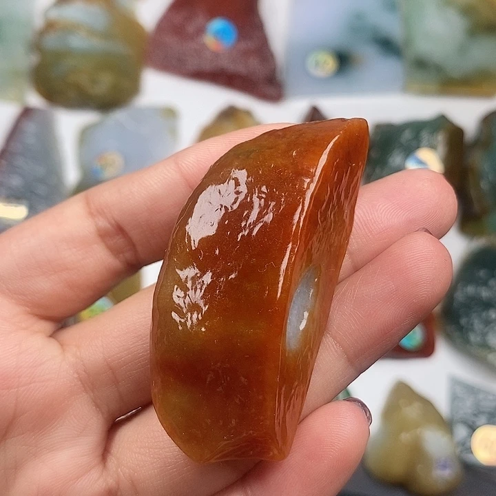 颈饰未镶嵌翡翠天然