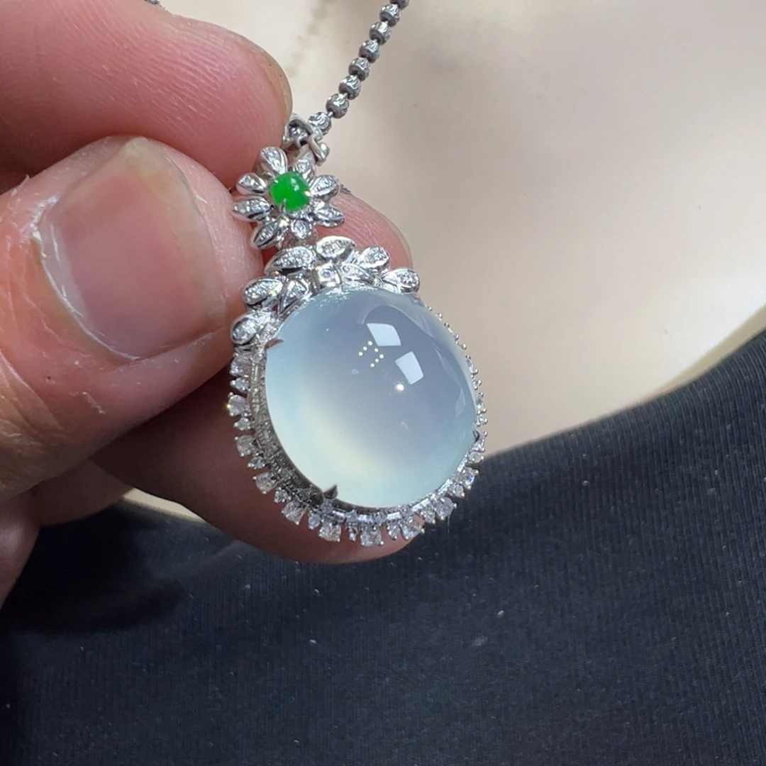 翡翠吊坠(不含链)18K金镶嵌