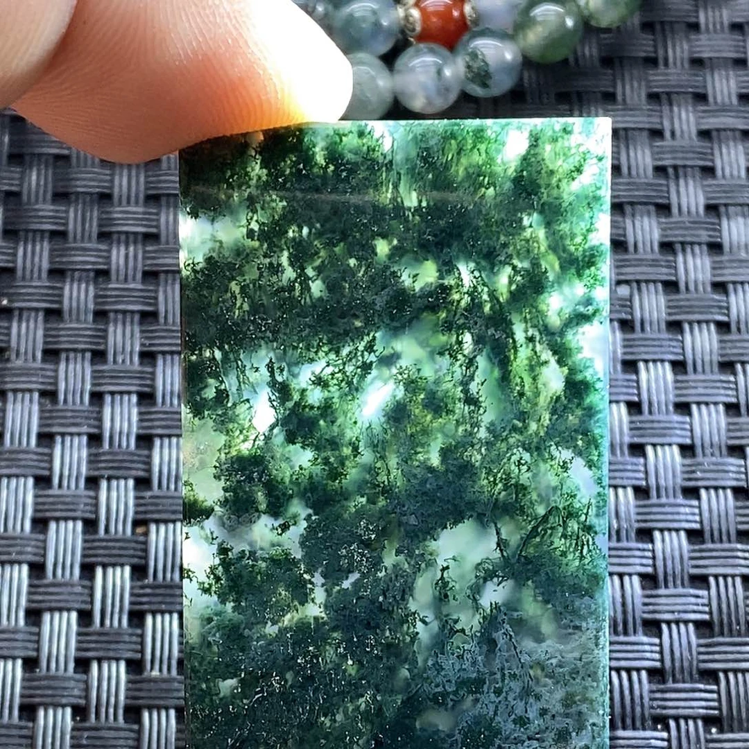 未镶嵌颈饰玛瑙/玉髓魏*