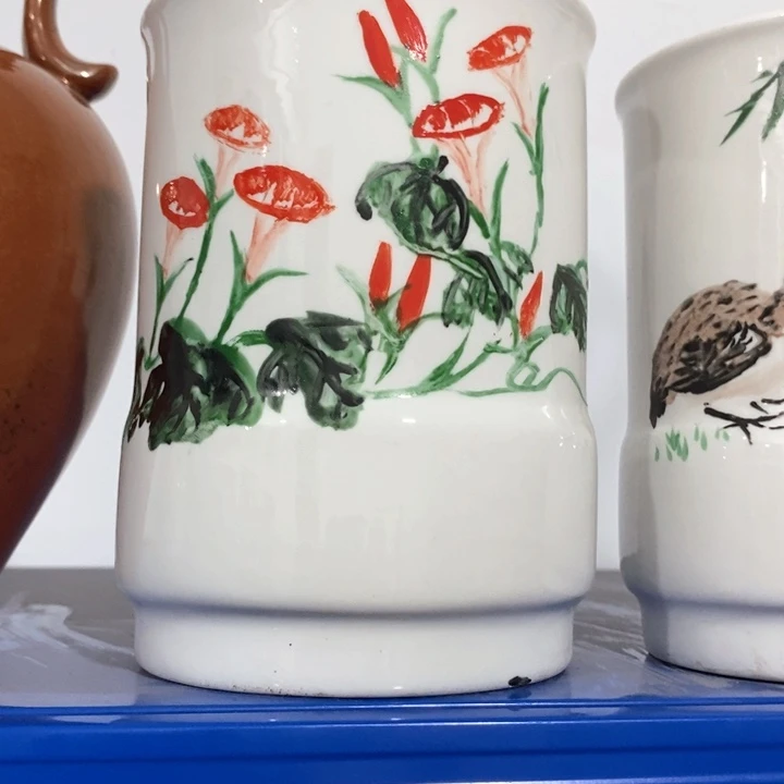 瓷片牵牛花手绘笔筒一个