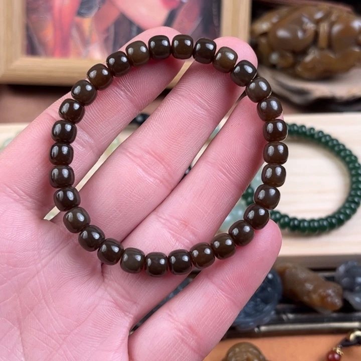 焦***颂和田玉未镶嵌颈饰