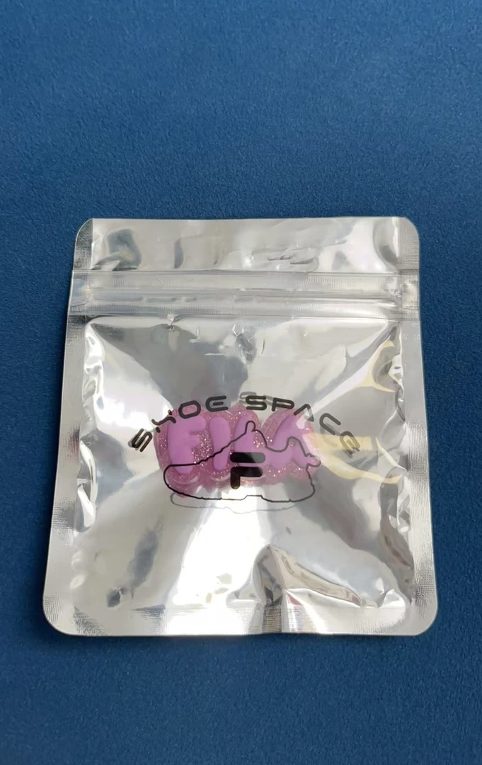 斐乐鞋带扣【赠品】款式颜色随机发